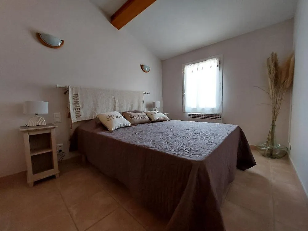En Provence, Chez Stephanie Et Marcel Saint-Remy-de-Provence 0*,  France